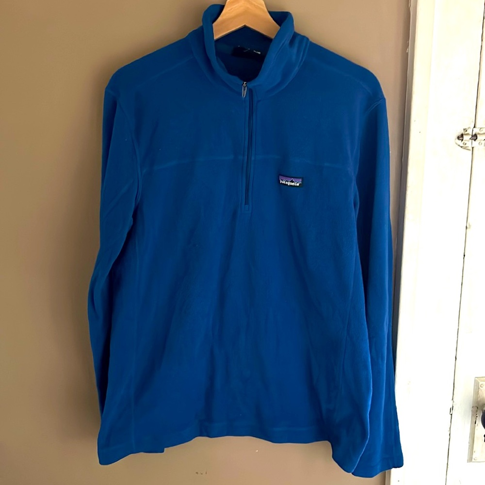 Patagonia men’s blue pullover